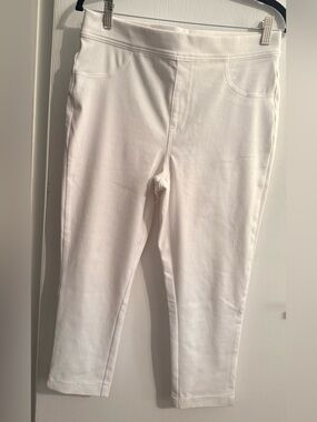 Time and Tru White Women’s Jeggings